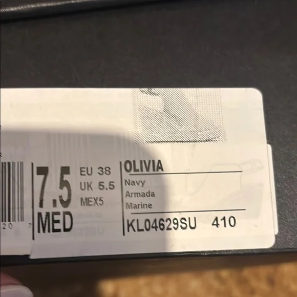 Kenneth Cole Navy Wedge Sandals. Size 7.5 preloved - Picture 14 of 16